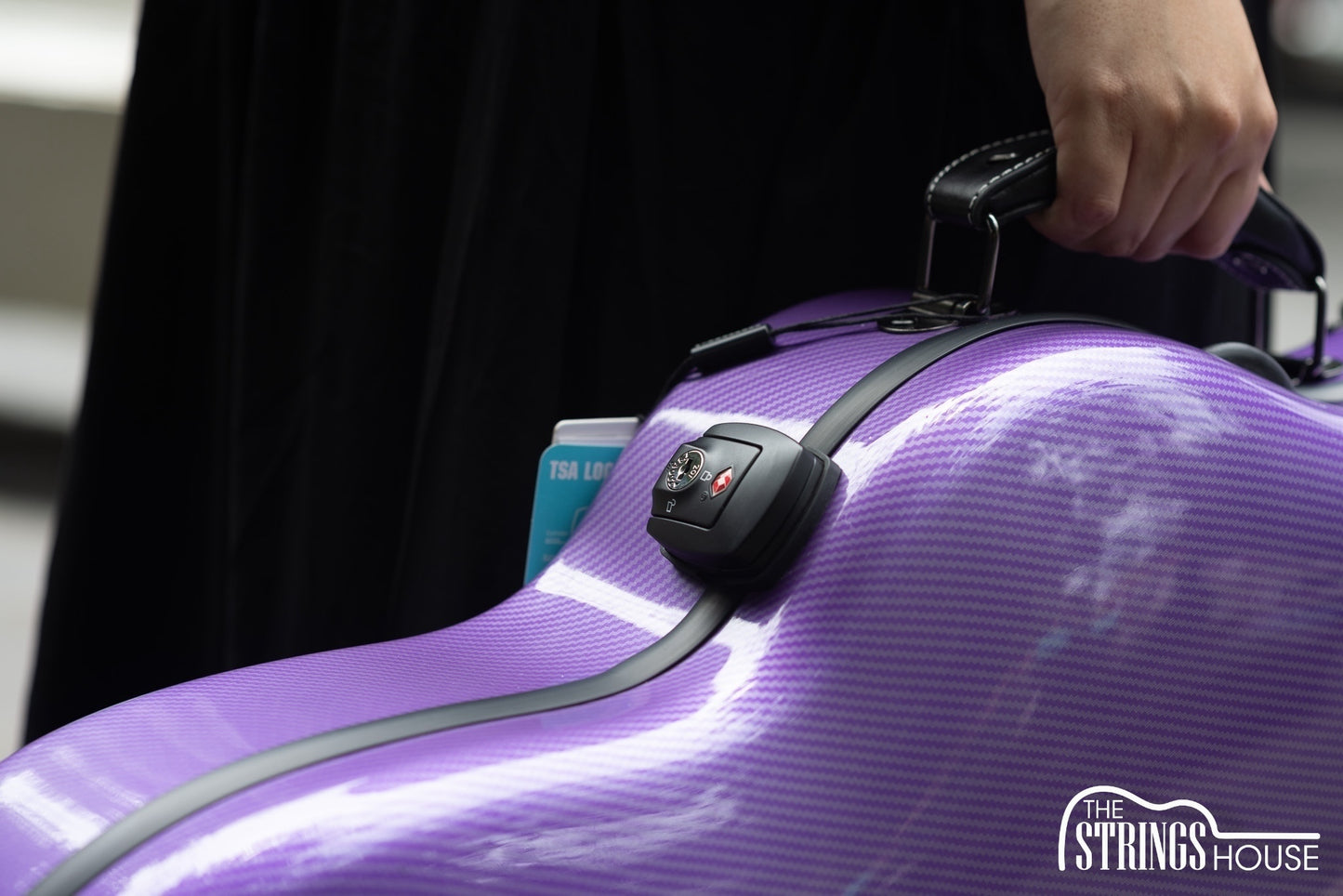 Estuche Crossrock Ultra-Light Fiberglass Color Púrpura Morado Para Guitarra Clásica