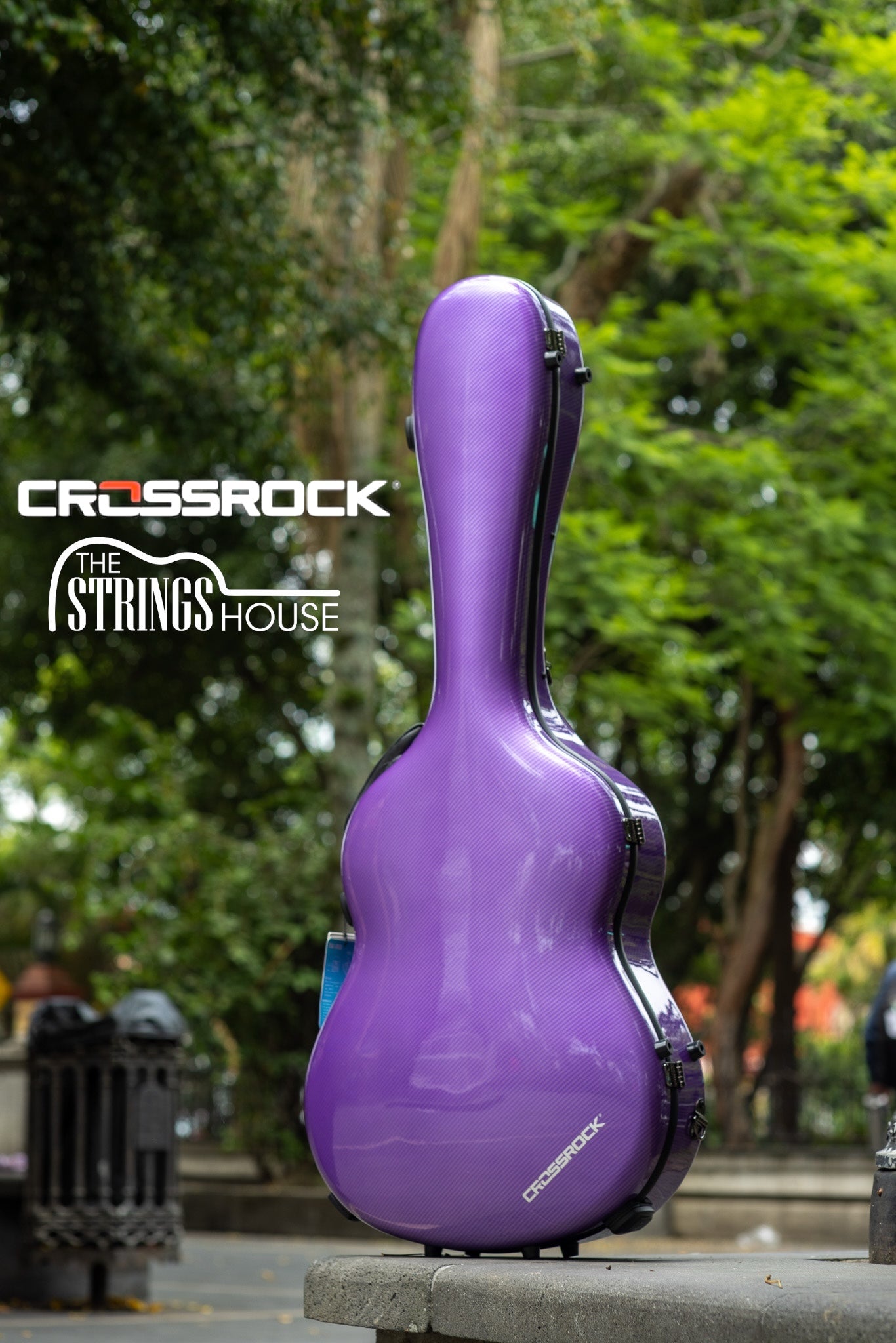 Estuche Crossrock Ultra-Light Fiberglass Color Púrpura Morado Para Guitarra Clásica