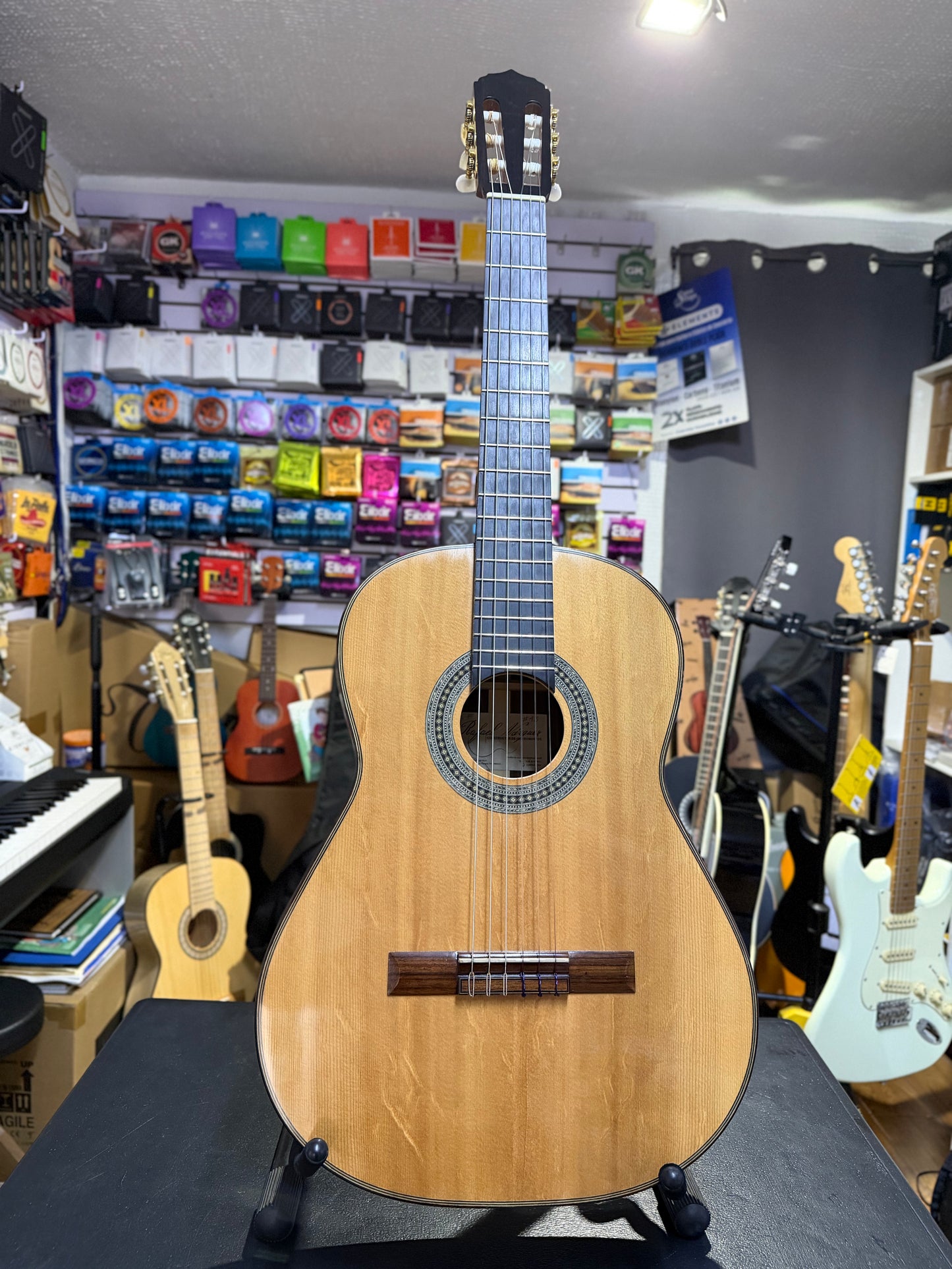 Guitarra de Concierto Rafael Vasquez 2026 Abeto Sitka Garra de Oso y Palo Santo de la India