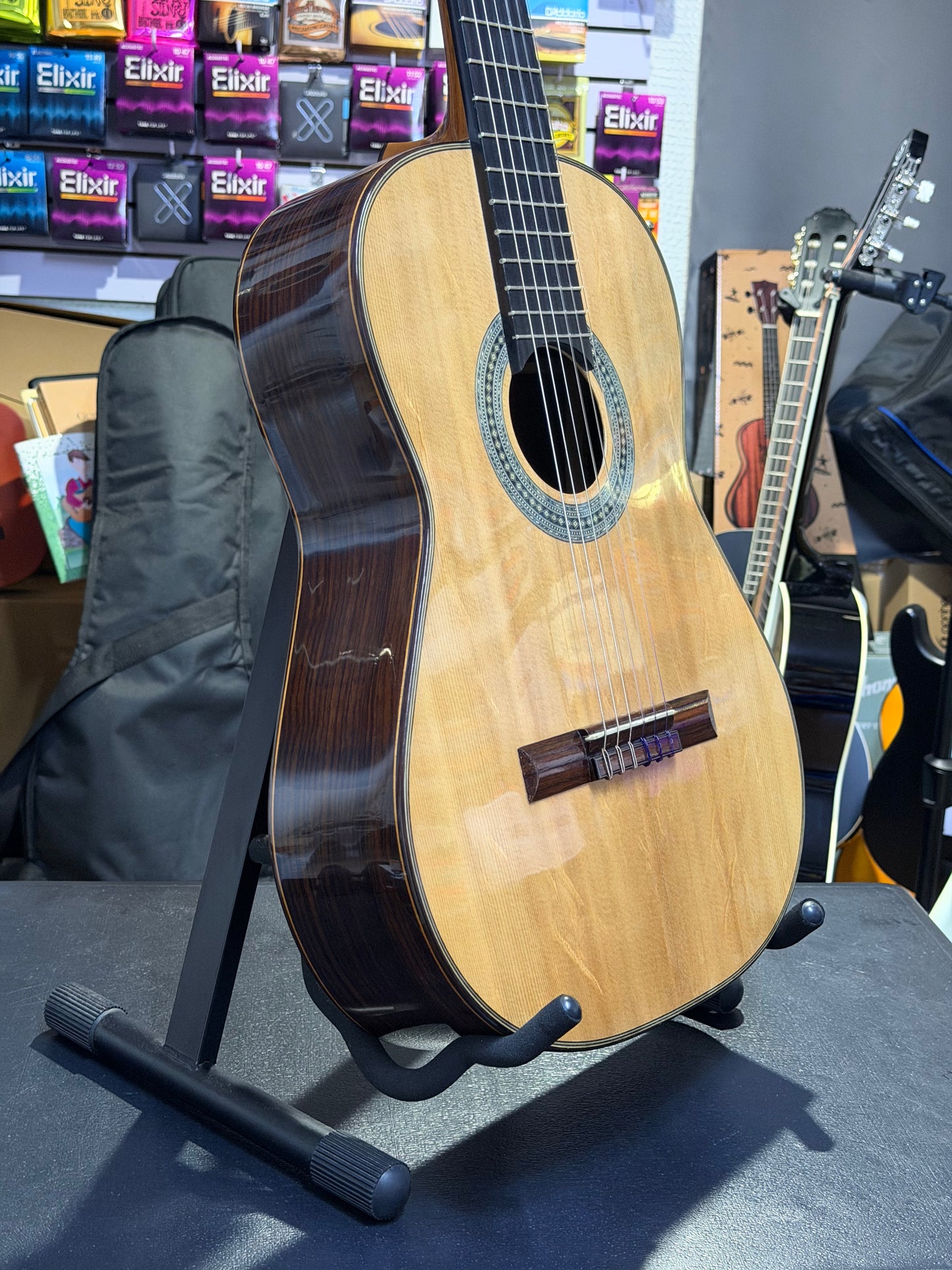 Guitarra de Concierto Rafael Vasquez 2026 Abeto Sitka Garra de Oso y Palo Santo de la India