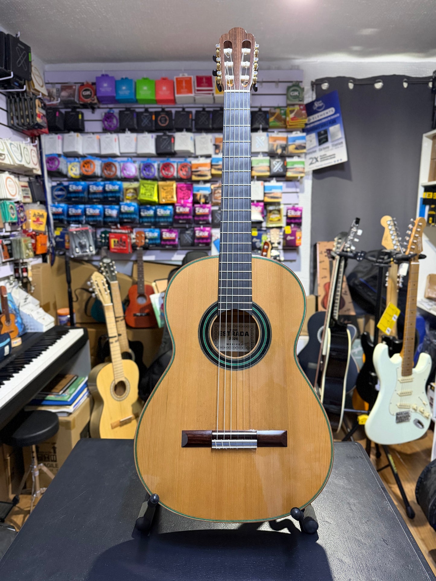 Guitarra de Concierto Omar Estrada 2026 Cedro y Campinceran