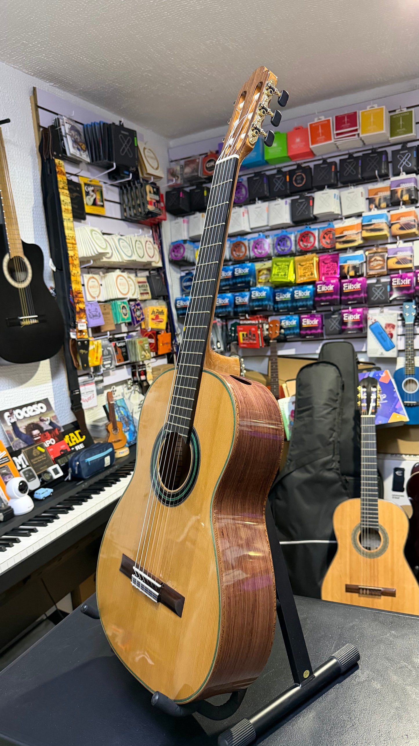 Guitarra de Concierto Omar Estrada 2026 Cedro y Campinceran