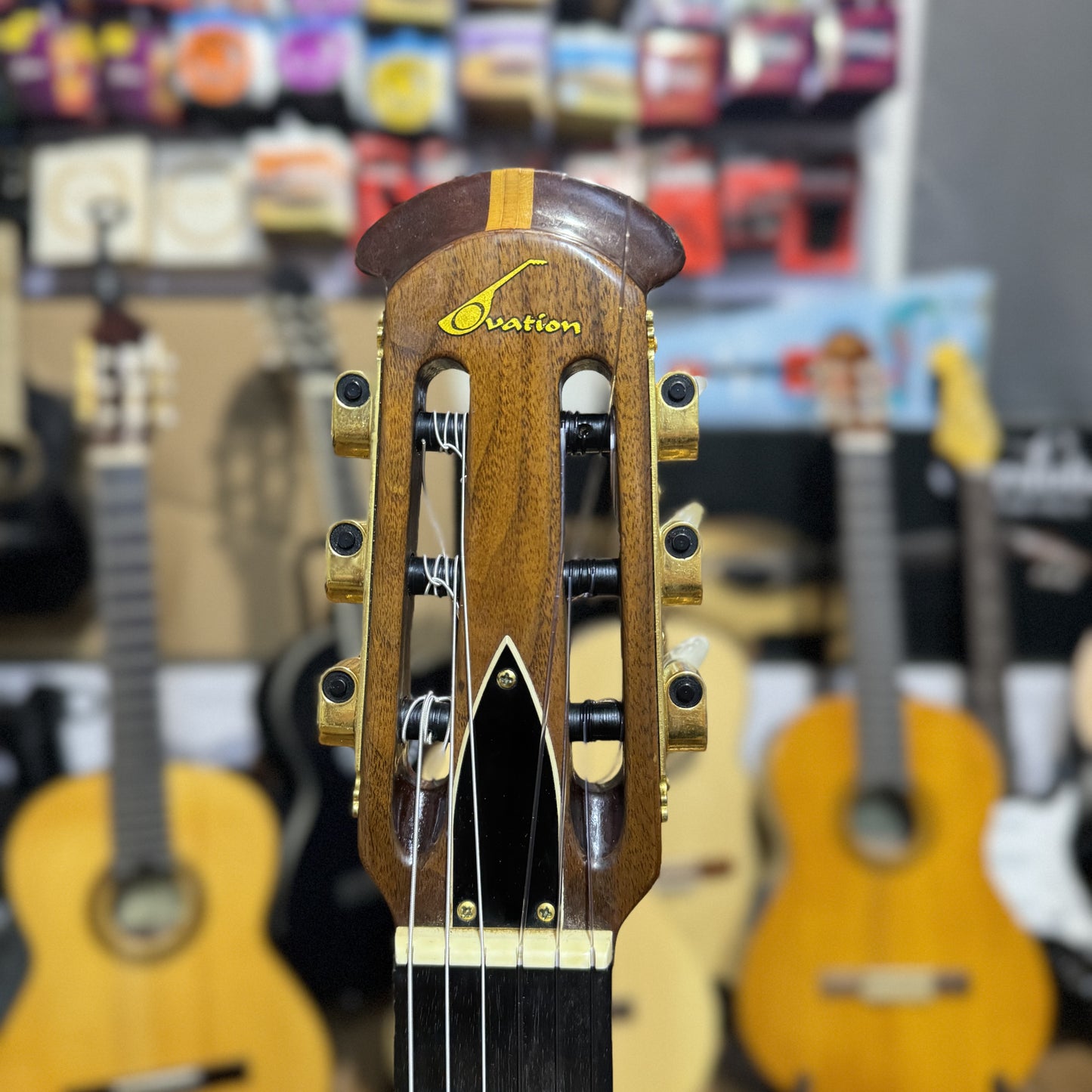 Guitarra Electroacústica 1981 Ovation 1613 Natural Classic Stereo Cuerdas Nylon