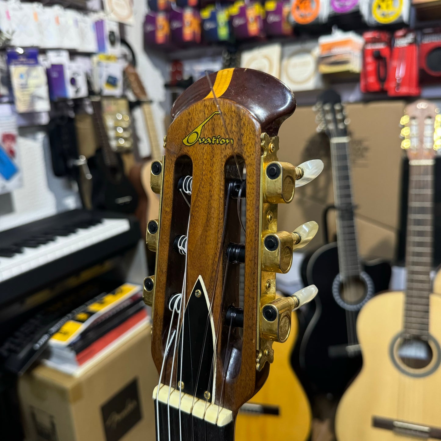 Guitarra Electroacústica 1981 Ovation 1613 Natural Classic Stereo Cuerdas Nylon