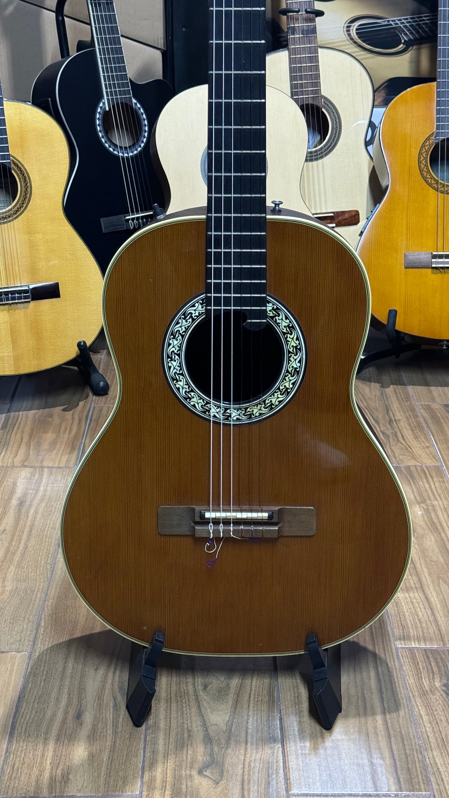 Guitarra Electroacústica 1981 Ovation 1613 Natural Classic Stereo Cuerdas Nylon