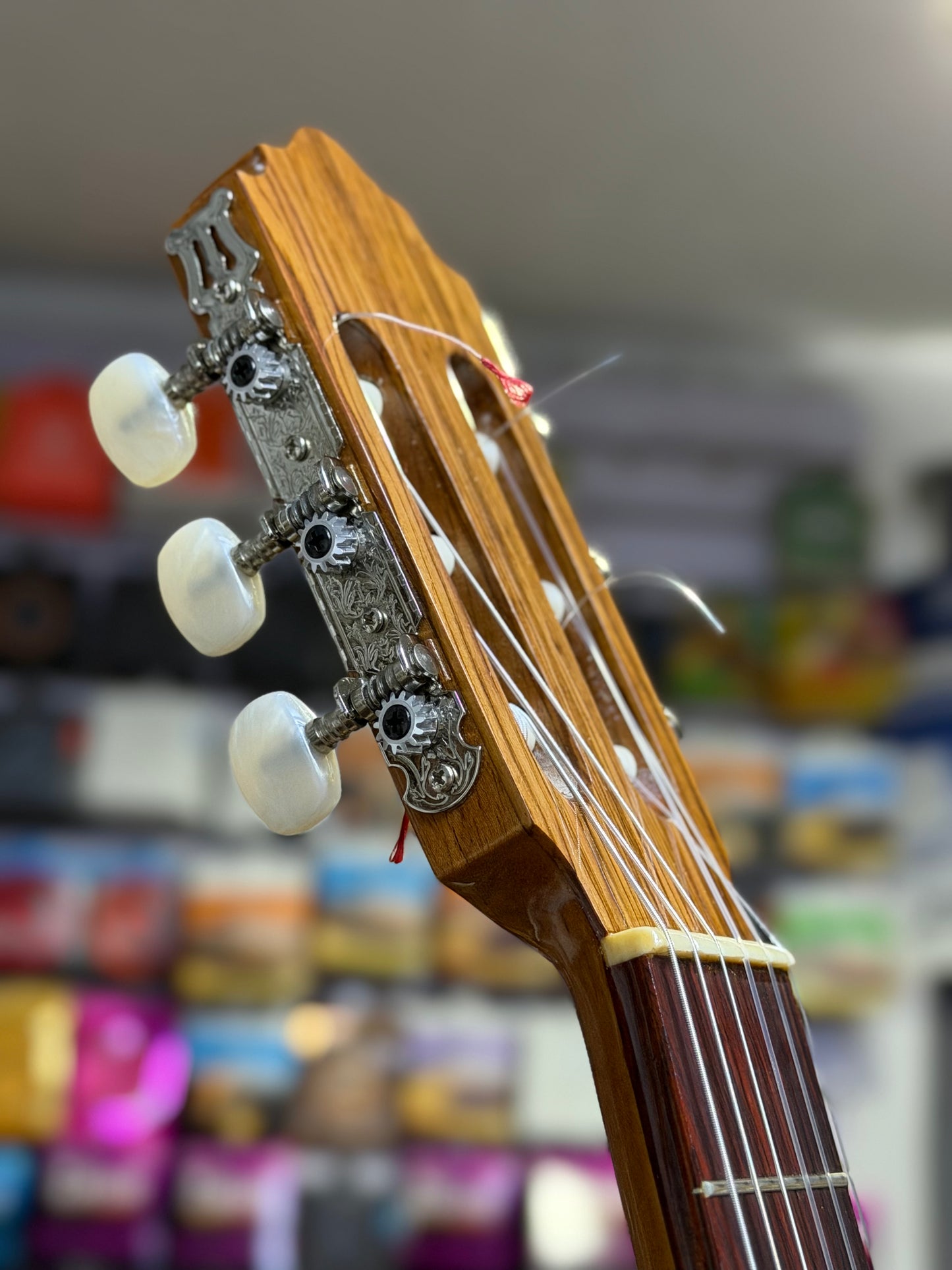 Guitarra de Estudio Alfredo Amezcua de Cedro y Palo Escrito