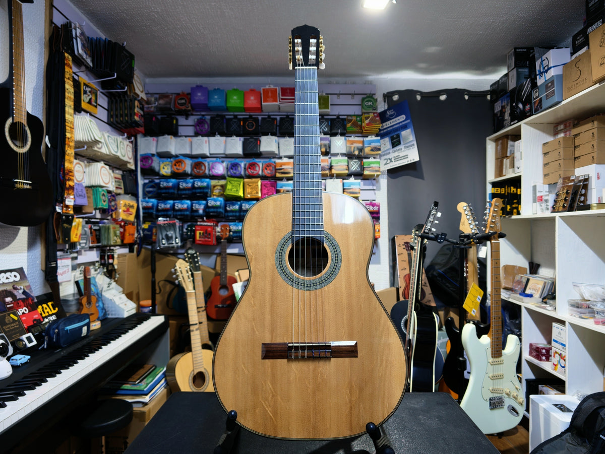 Guitarra de Concierto Rafael Vasquez 2026 Abeto Sitka Garra de Oso y Palo Santo de la India