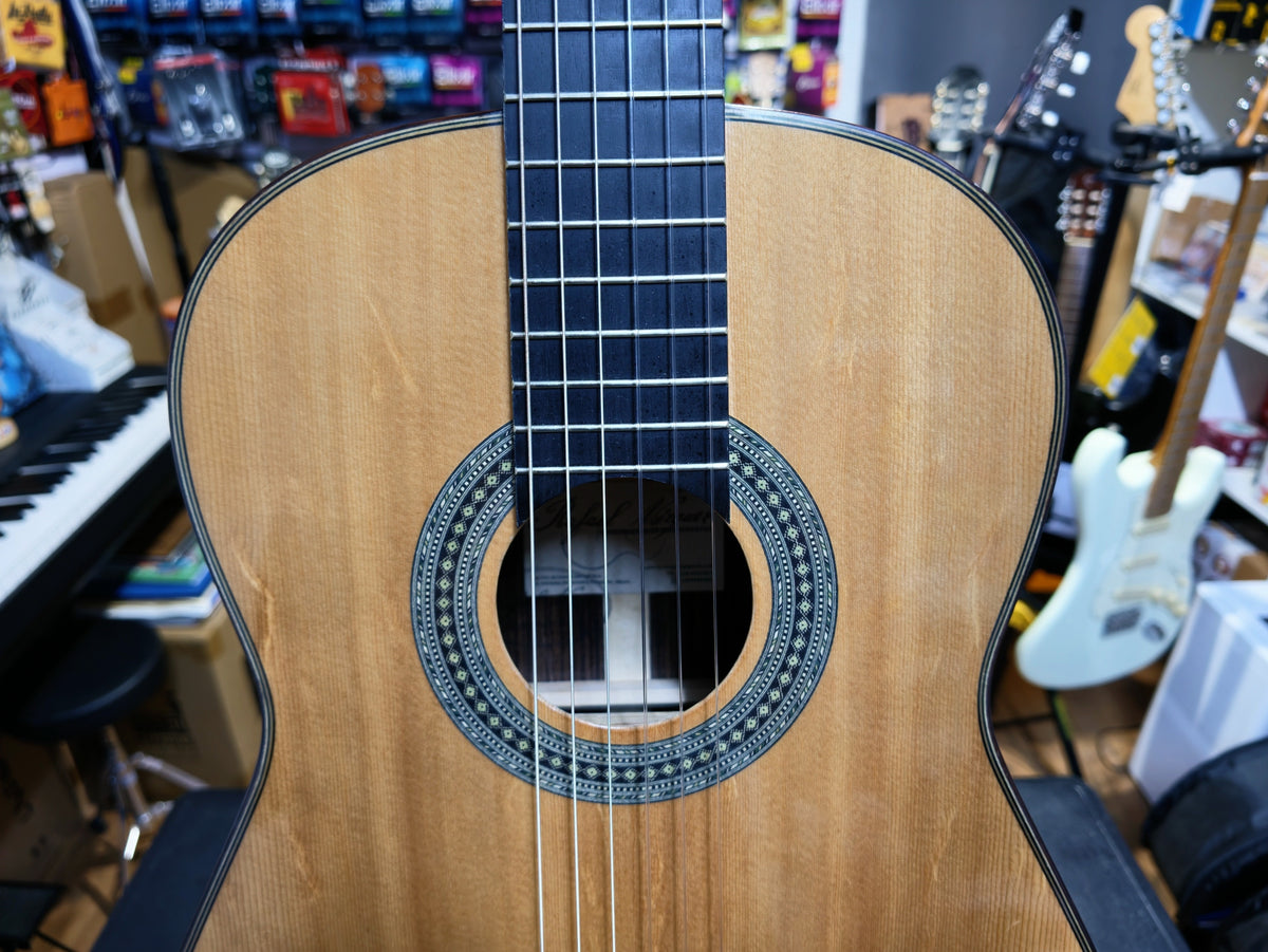 Guitarra de Concierto Rafael Vasquez 2026 Abeto Sitka Garra de Oso y Palo Santo de la India
