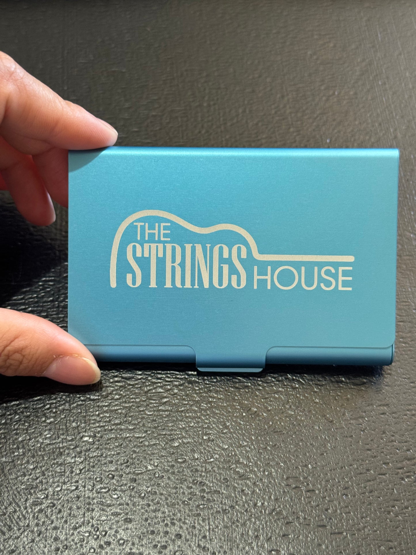 Estuche TSH de Aluminio Azul Grabado Láser Para Lijas