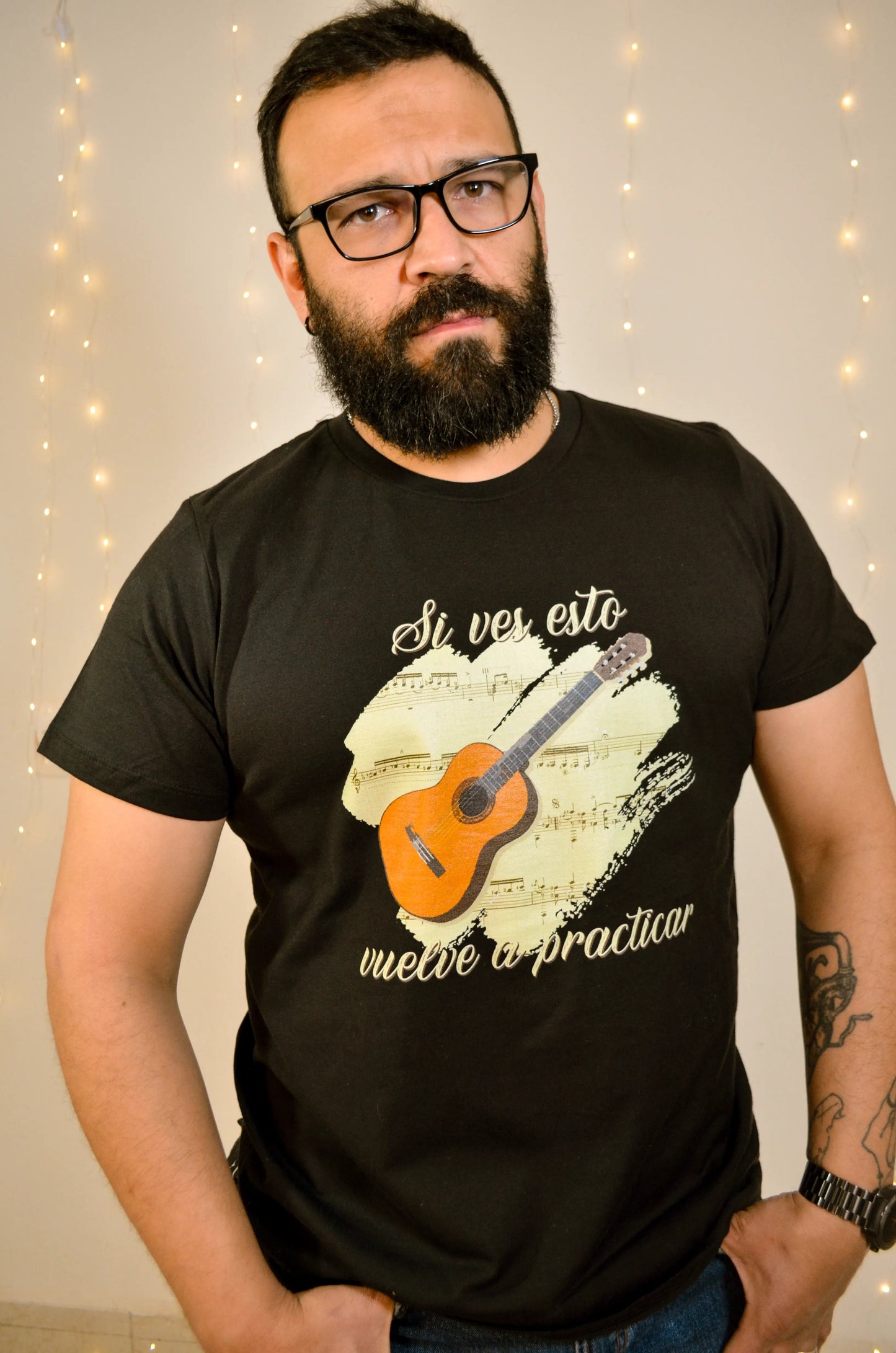 Playera Si Ves Esto Vuelve A Practicar Guitarra Negra by CHOPINGLIZT